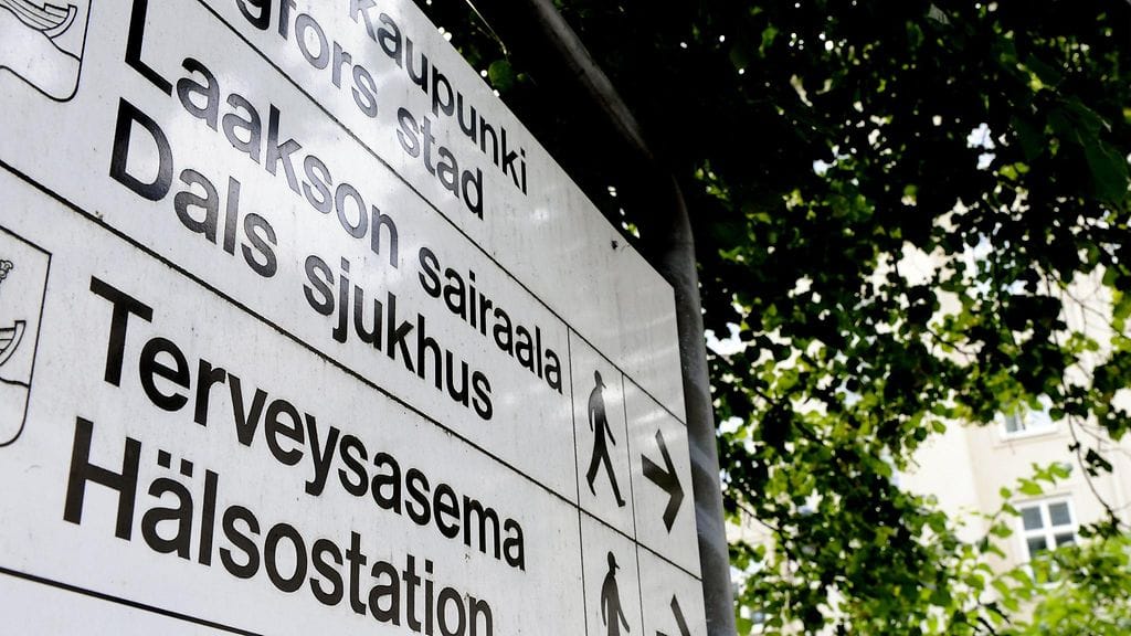 Arkistokuva Laakson sairaalan sisäänkäynnistä.