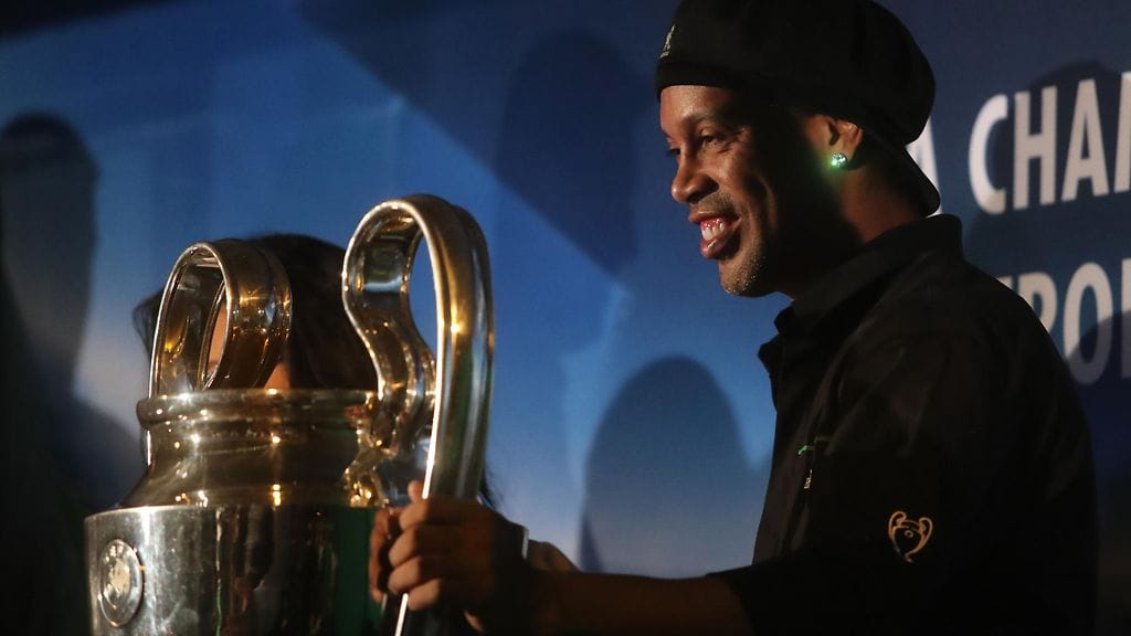 Entisen jalkapallotähden Ronaldinhon yksityiselämän tempaukset ovat herättäneet ihmetystä Brasiliassa.