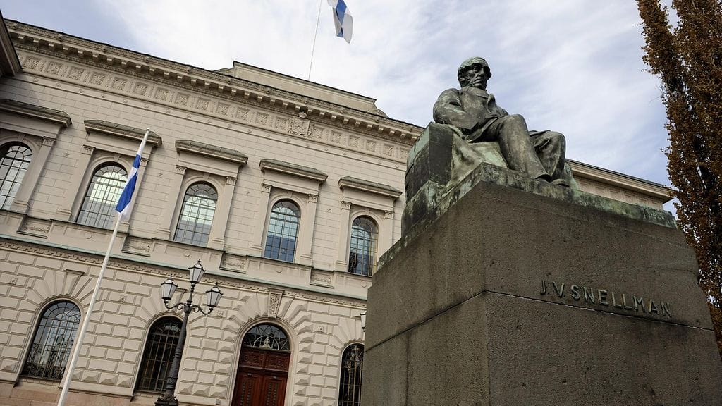 Raportin mukaan ennusteita laaditaan epätarkkojen tietojen ja epävarmojen oletusten pohjalta.