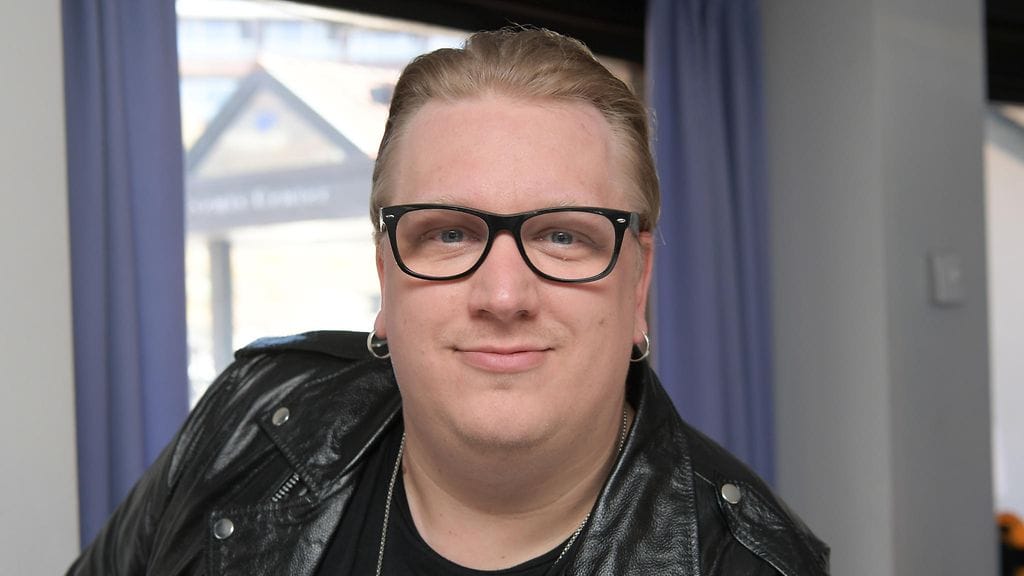 Arttu Wiskarin mukaan Olli Lindholmille tehty biisi jää nyt julkaisematta.