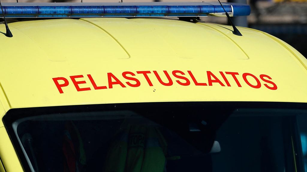 Laukaassa Keski-Suomessa henkilöauton kuljettaja on kuollut nokkakolarissa rekan kanssa, kertoo pelastuslaitos.