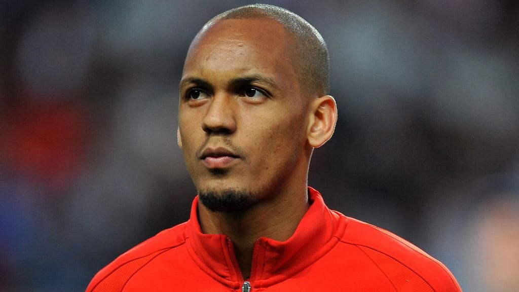 Brasilialainen keskikenttäpelaaja Fabinho siirtyy Valioliiga-seura Liverpooliin 50 miljoonalla eurolla.