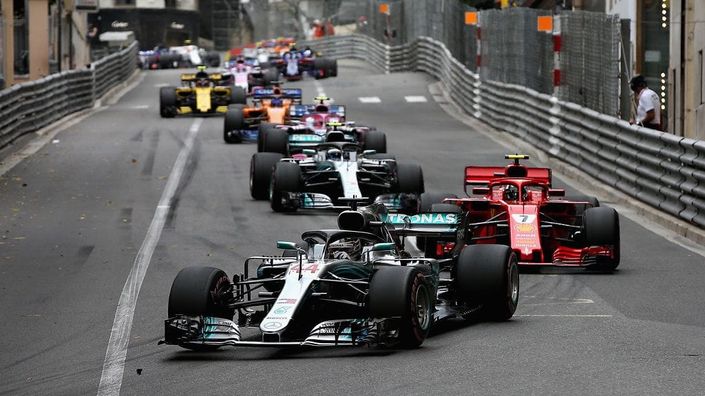 Mercedes-kuski Lewis Hamilton haluaa muutoksia Monacon GP:hen.
