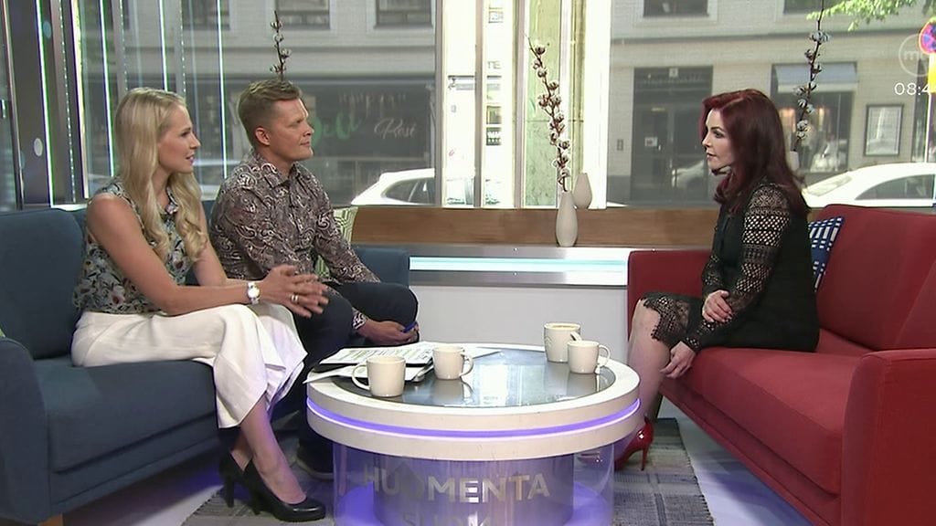 Priscilla Presley HuSussa