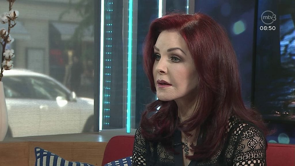 Priscilla Presley HuSussa (2)