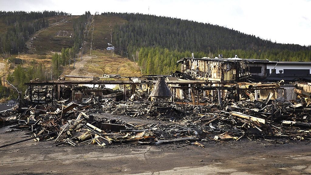Suomutunturin hotellin paloi Kemijärvellä 10. joulukuuta 2015.