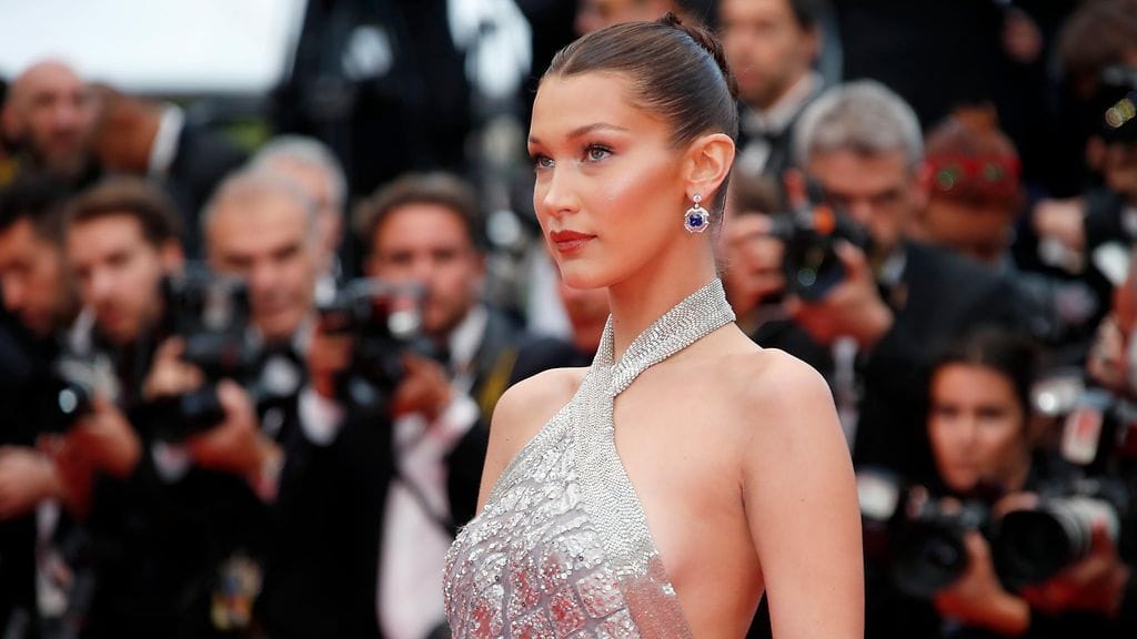 Bella Hadid on useiden huippubrändien mainoskasvo.