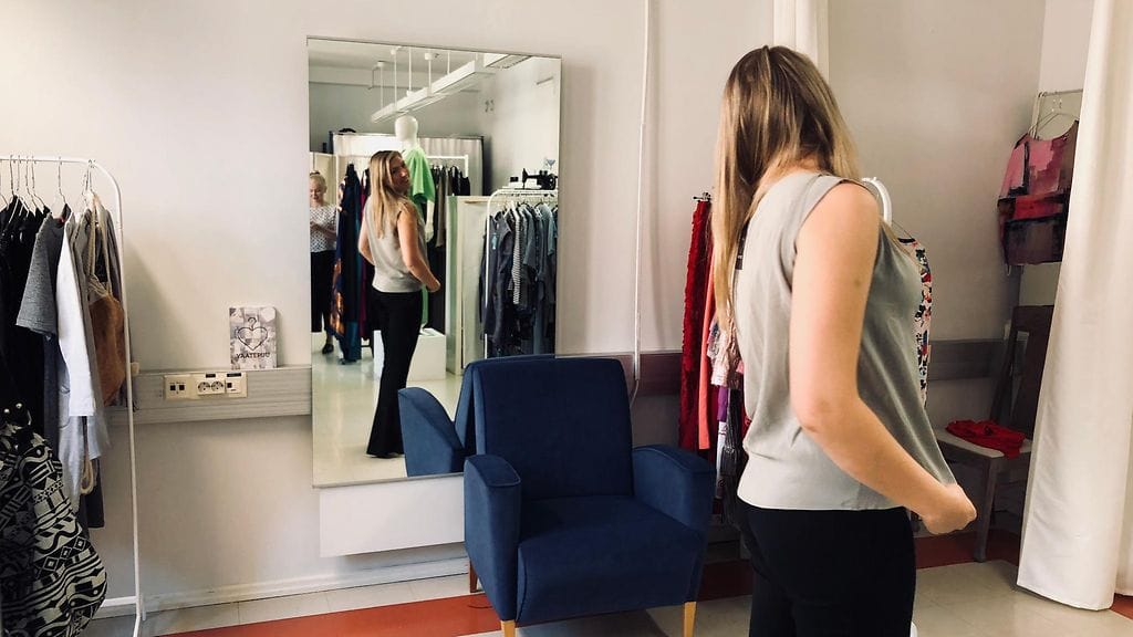 katri niemitalo peilailee