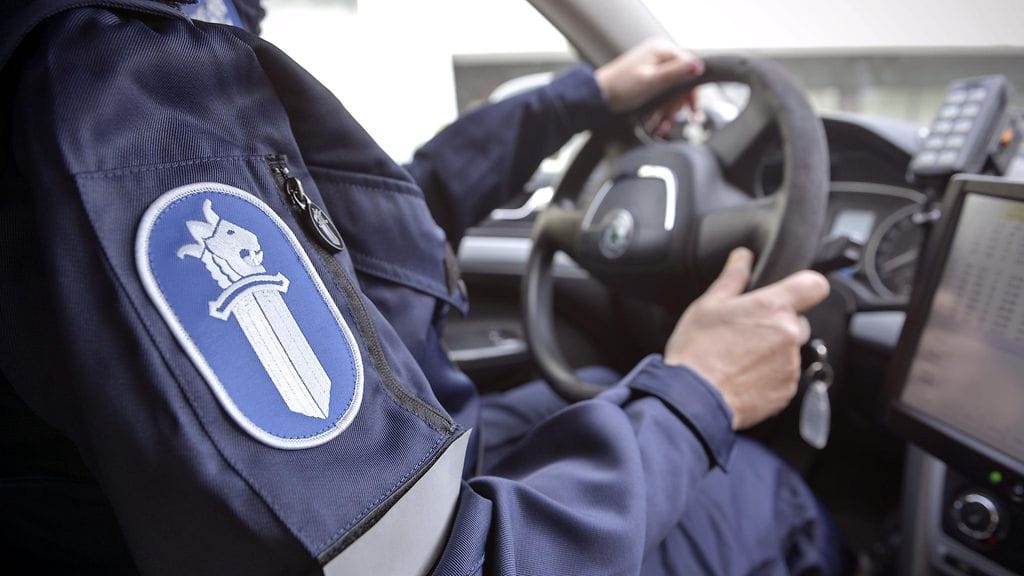 Poliisi lopetti koiran ja on tavoittanut eläimen omistajan.