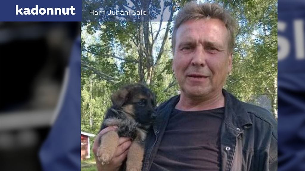 Harrilla oli kadotessaan oletettavasti yllään violetinsininen Helly Hansen -merkkinen tuulipuvun takki, mustat housut ja mustat lenkkarit.