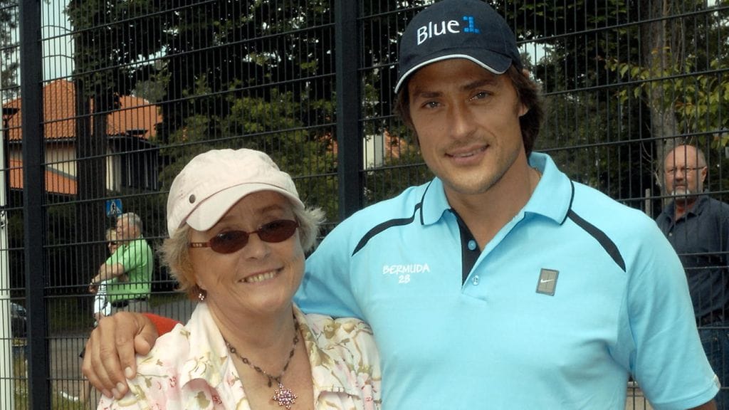 Teemu Selänne muisteli Liisa-äitiään.