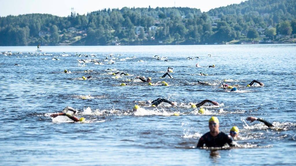 Kuvituskuva triathlon-kilpailusta.