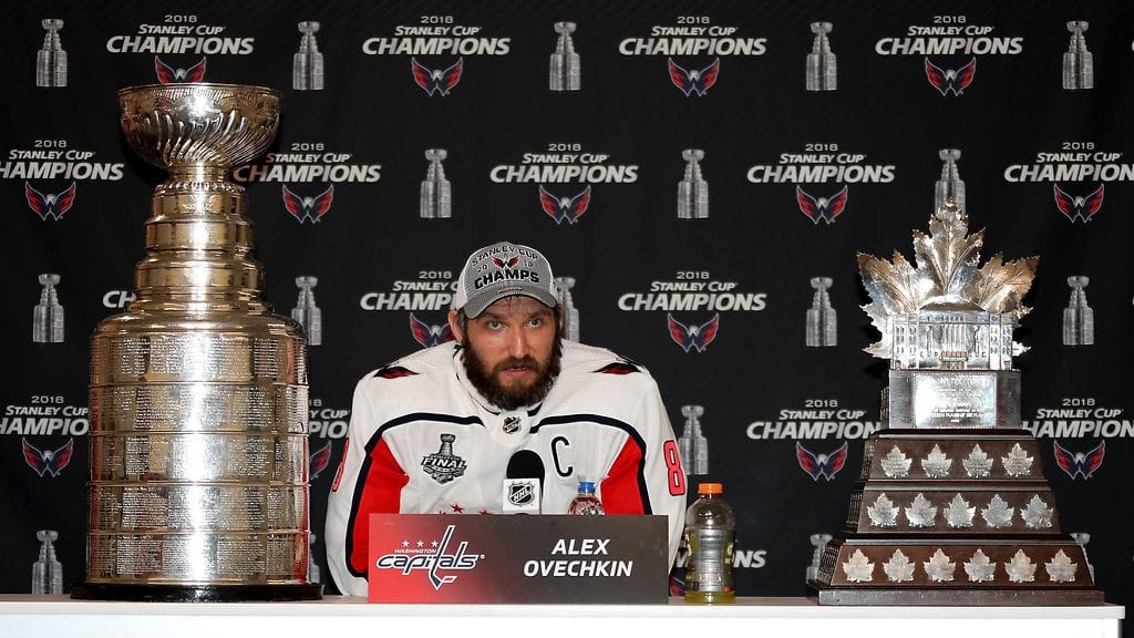 Aleksandr Ovetshkin valittiin NHL:n pudotuspelien arvokkaimmaksi pelaajaksi. Hän pääsi myös nostelemaan Stanley Cupia, ensimmäistä kertaa NHL-uransa aikana.