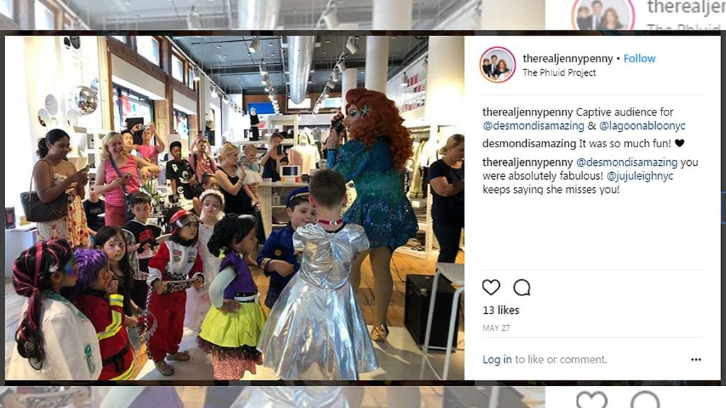 Lapsille esiintynyt drag-artisti Lagoona Bloo pukeutui pieni merenneito Arieliksi ja esitti asiaankuuluvia kappaleita.
Kuvan lähde Instagram