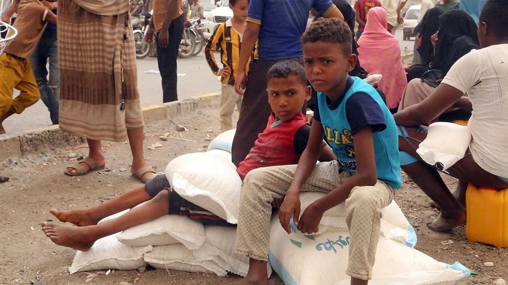 Miljoonat ihmiset Jemenissä elävät nälänhädän partaalla.