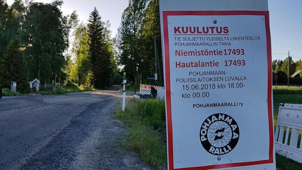 Kuvituskuva. Katsoja kuoli Seinäjoen SM-rallissa sattuneessa ulosajossa viime kesänä.