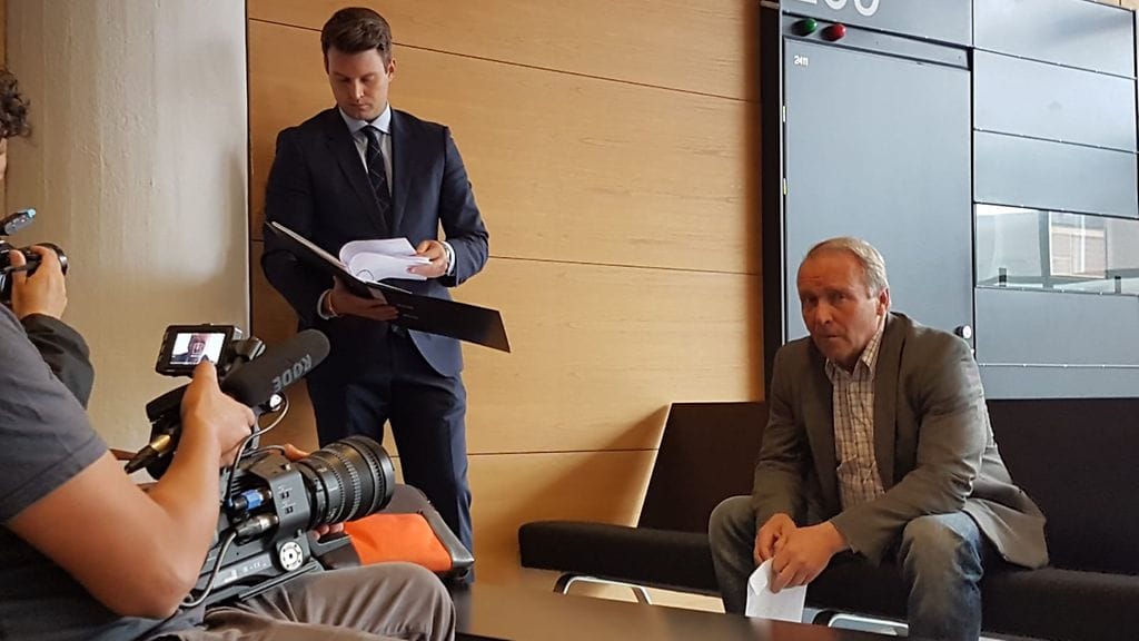 Teuvo Hakkarainen Helsingin käräjäoikeudessa.