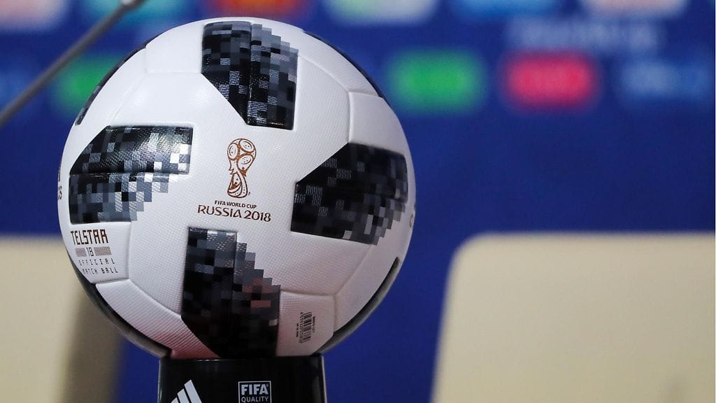 Venäjän MM-kisojen virallinen pelipallo "Telstar 18".