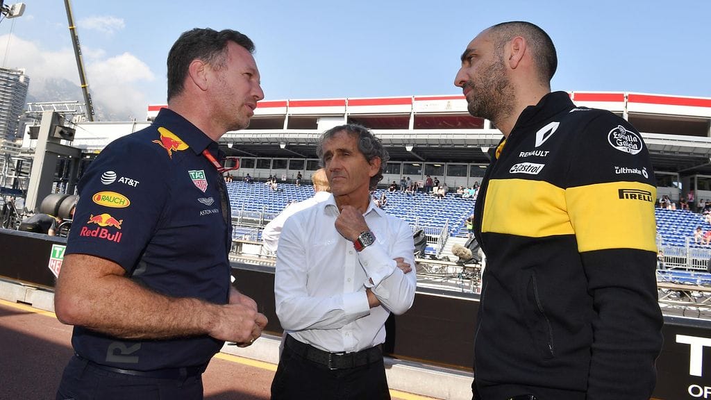 Red Bullin tallipäällikkö Christian Horner (vas.) ja Renault'n moottoripomo Cyril Abiteboul olivat monesti napit vastakkain yhteistyönsä aikana.