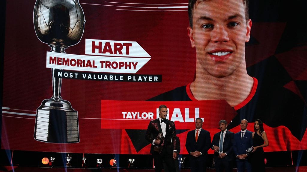 New Jersey Devilsin hyökkääjä Taylor Hall valittiin NHL:n vuoden arvokkaimmaksi pelaajaksi.
