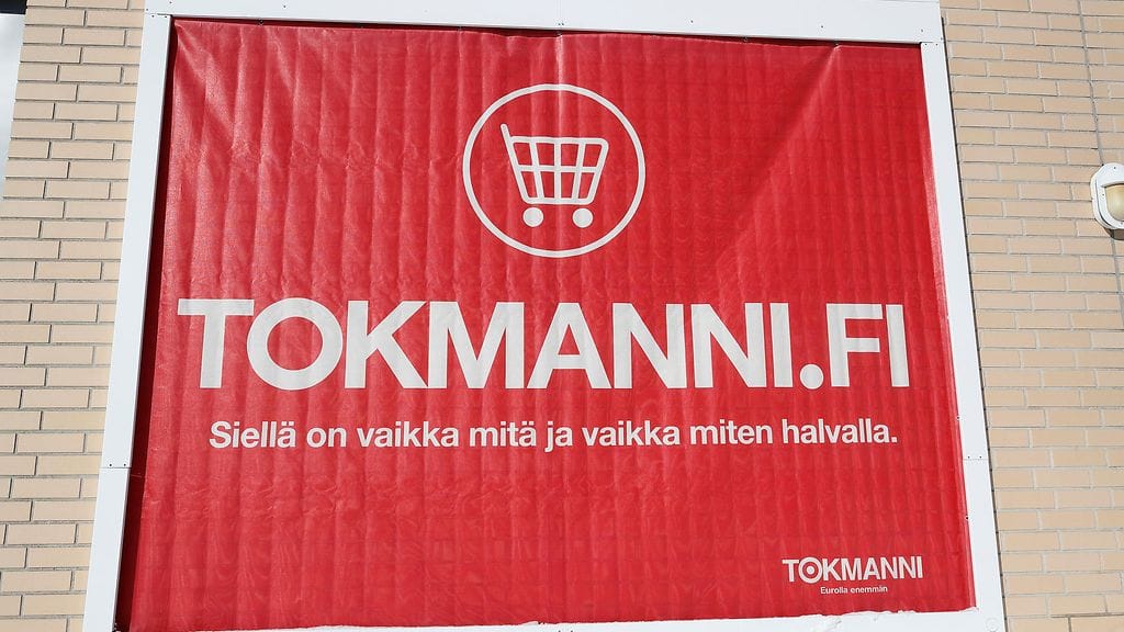 Puutarhakalusteet, kukat ja sisustus tekivät kauppansa Tokmannin myymälöissä.