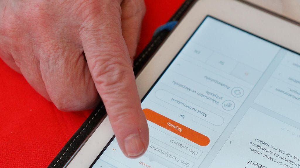 Nainen tuomittiin kavalluksesta tämän siirreltyä omaishoitajana huomattavia summia omalle tililleen.