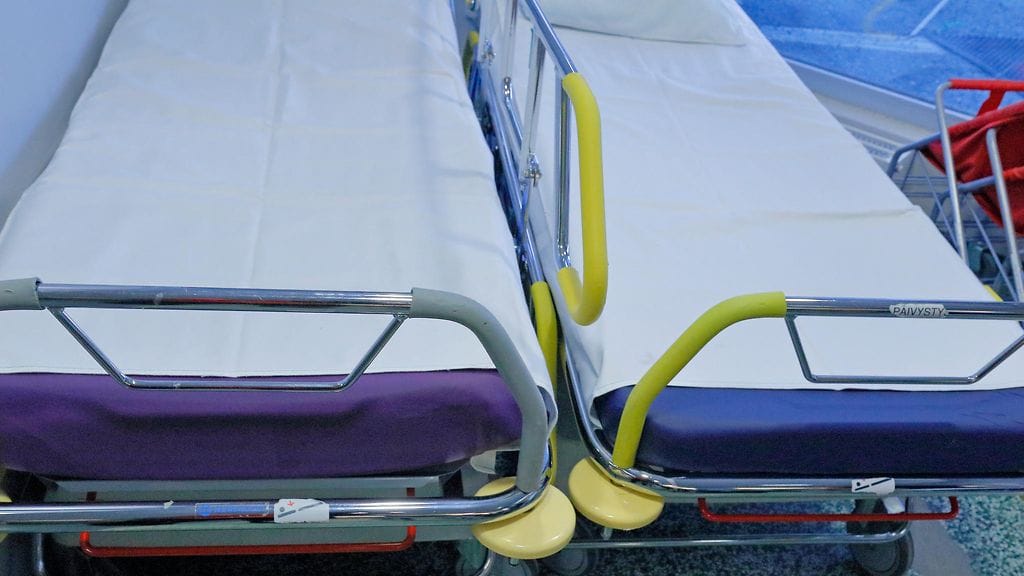 Suomen Lontoon-suurlähettiläs Jukka Siukosaari arvioi eilen, että Britanniassa on meneillään suurin lakkoaalto ainakin vuosikymmeneen.