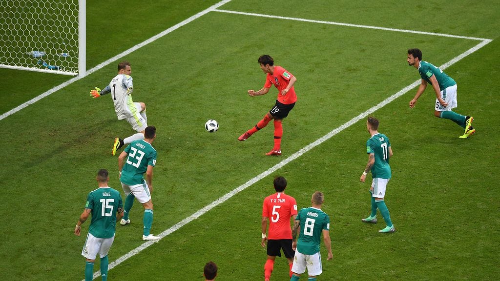 Etelä-Korean Kim Young-gwon iski maan avausmaalin.