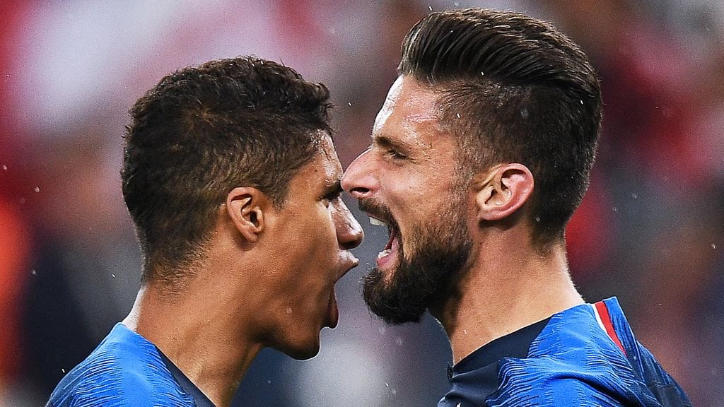 Raphael Varanen (vas.) ja Olivier Giroudin edustama Ranska kohtaa neljännesvälierissä Argentiinan.