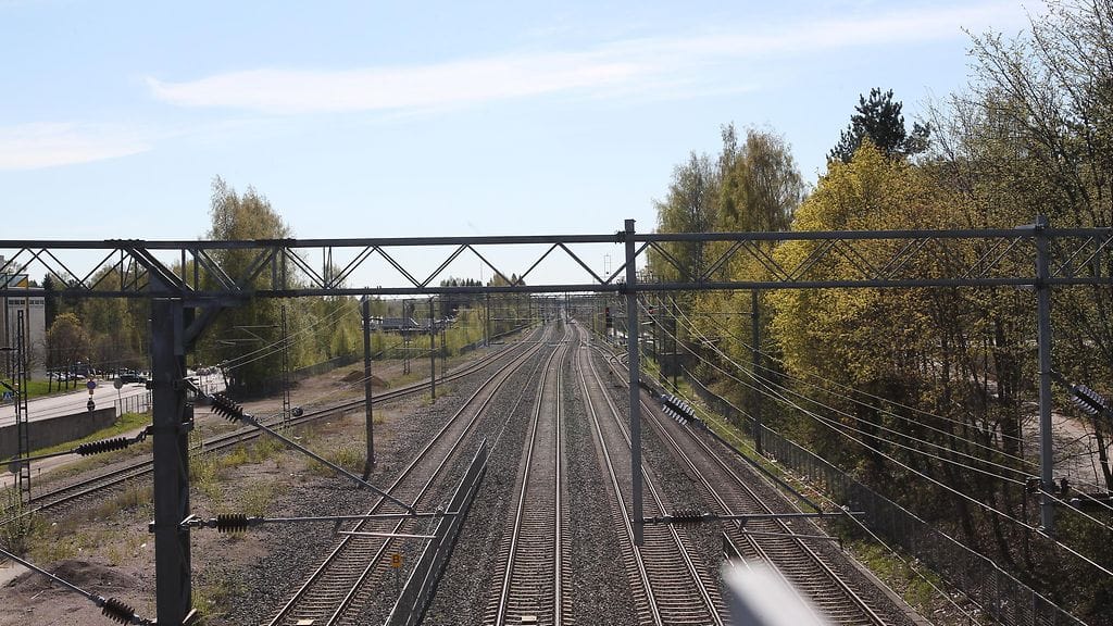 Junat korvattiin linja-autoilla Karjaan ja Salon välillä.