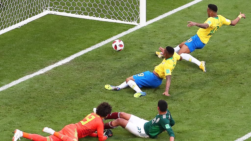 Neymar vei Brasilian johtoon.