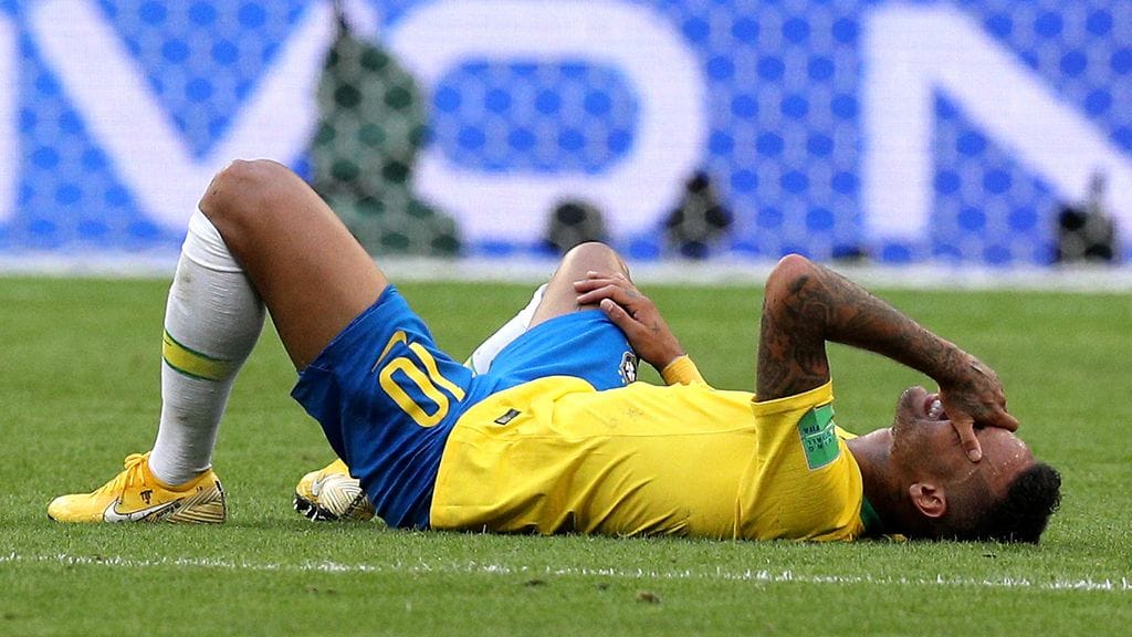 Neymar nähtiin useasti kentän pinnassa.