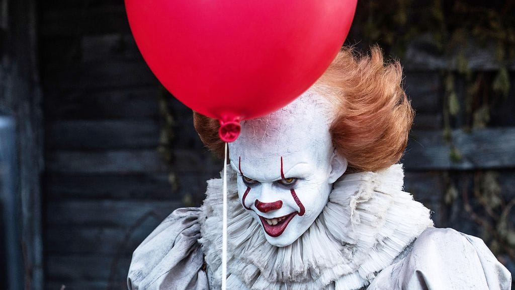 Bill Skarsgård Pennywise-klovnina.