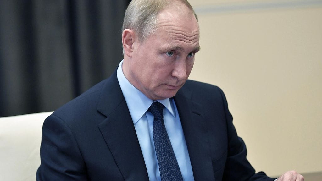 Vladimir Putin soitti Venäjän valmentajalle Stanislav Tshertshesoville nopeasti lauantain Kroatia-puolivälieräottelun jälkeen.