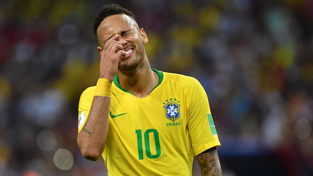 Neymar avasi tuntemuksiaan jalkapallon MM-kisojen pettymyksen jäljiltä.