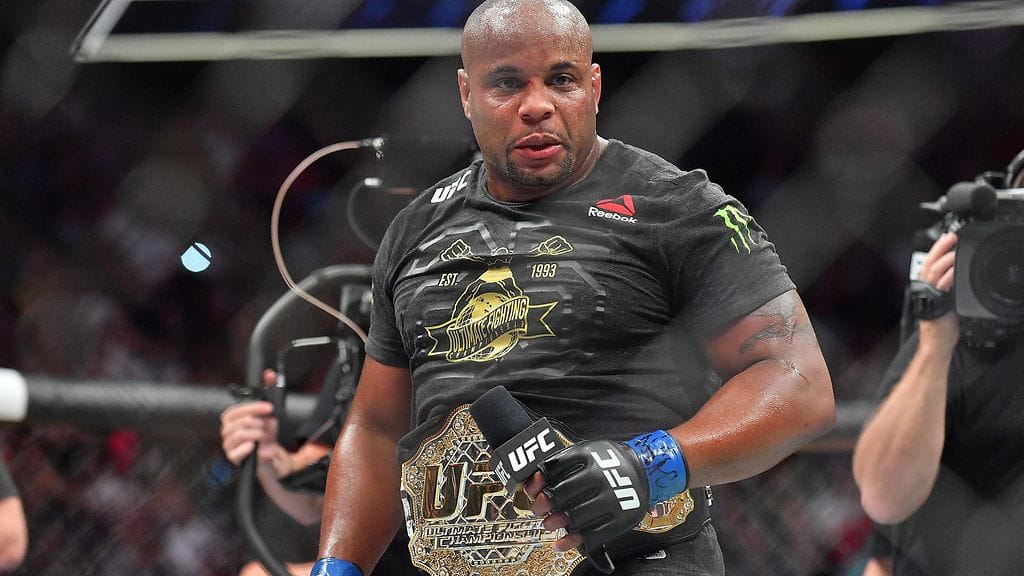 Daniel Cormier on nyt mestari kahdessa eri painoluokassa UFC-sarjassa.