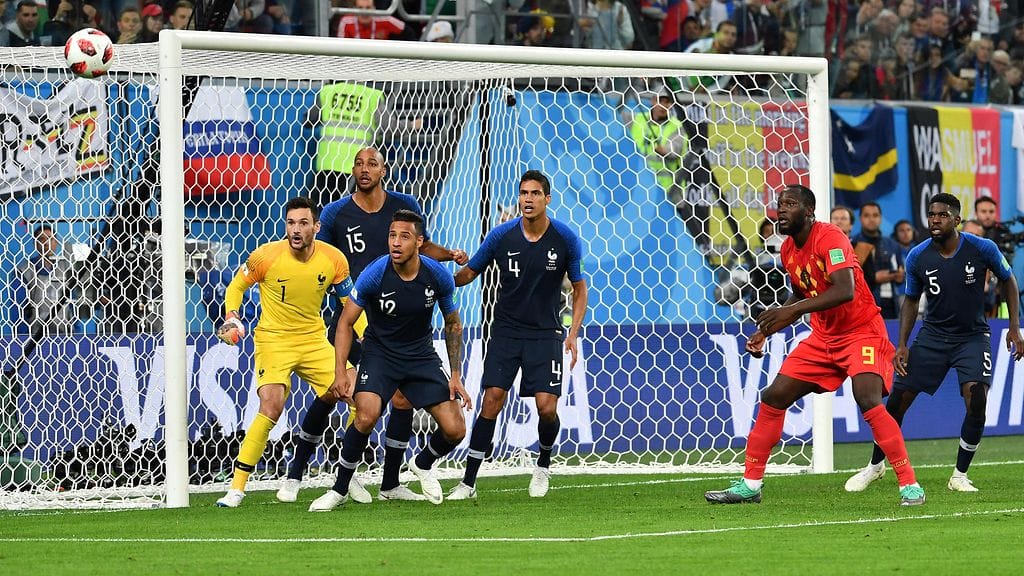 Erikoistilanteet nousivat päärooliin ensimmäisessä MM-välierässä.