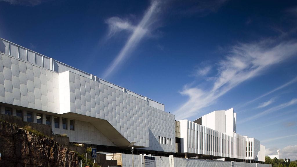 Onnettomuus tapahtui varusmiehen ajaessa Finlandiatalolle.