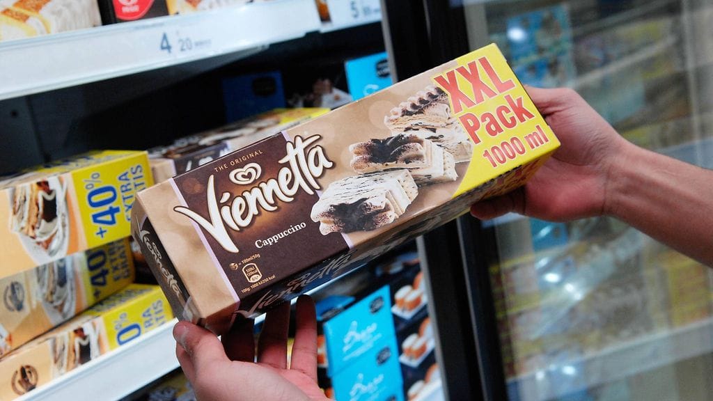 Unilever vetää takaisin myynnistä Viennetta Suklaa -jäätelökakkuja. Kuvituskuva.