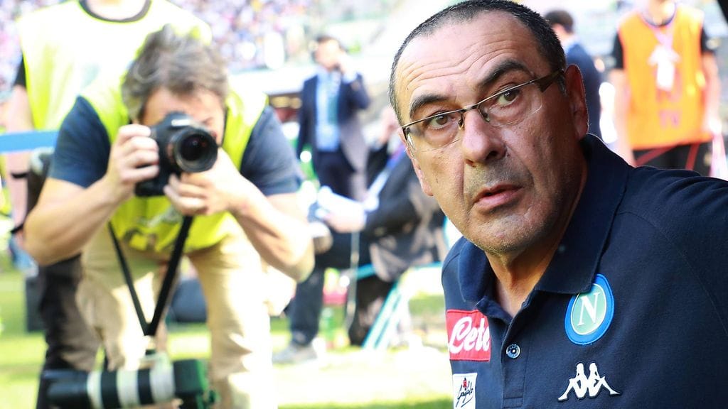 Italialainen Maurizio Sarri, 59, on Valioliiga-seura Chelsean uusi manageri.
