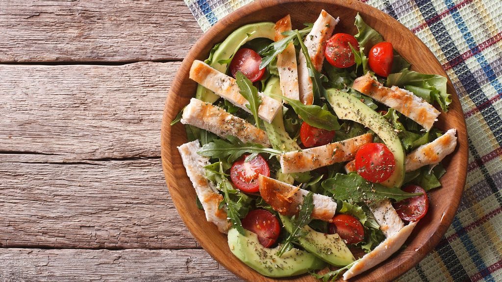 Lounassalaatti voi olla melkoinen kaloripommi!