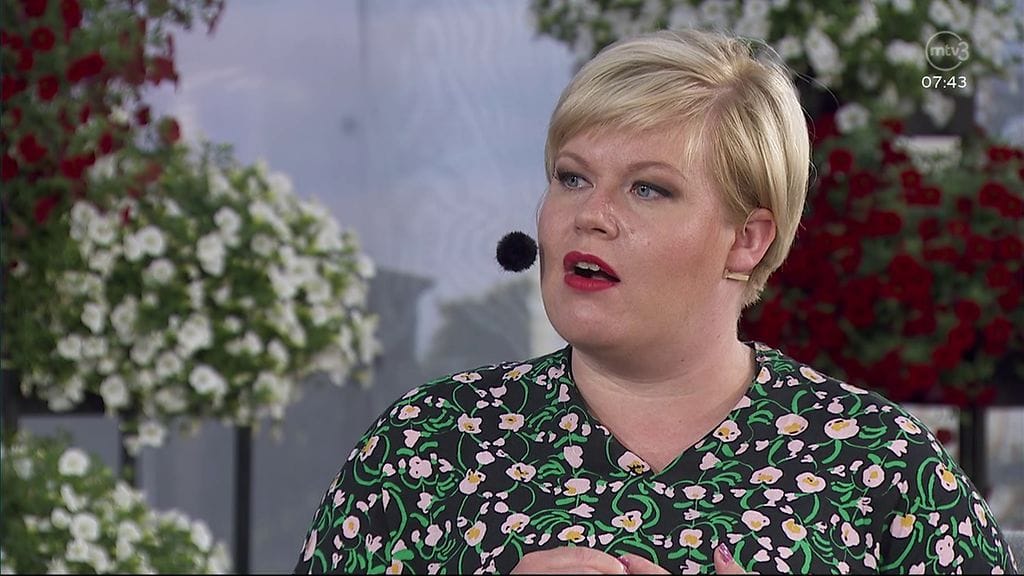 Perhe- ja peruspalveluministeri Annika Saarikko SuomiAreenan haastattelussa.
