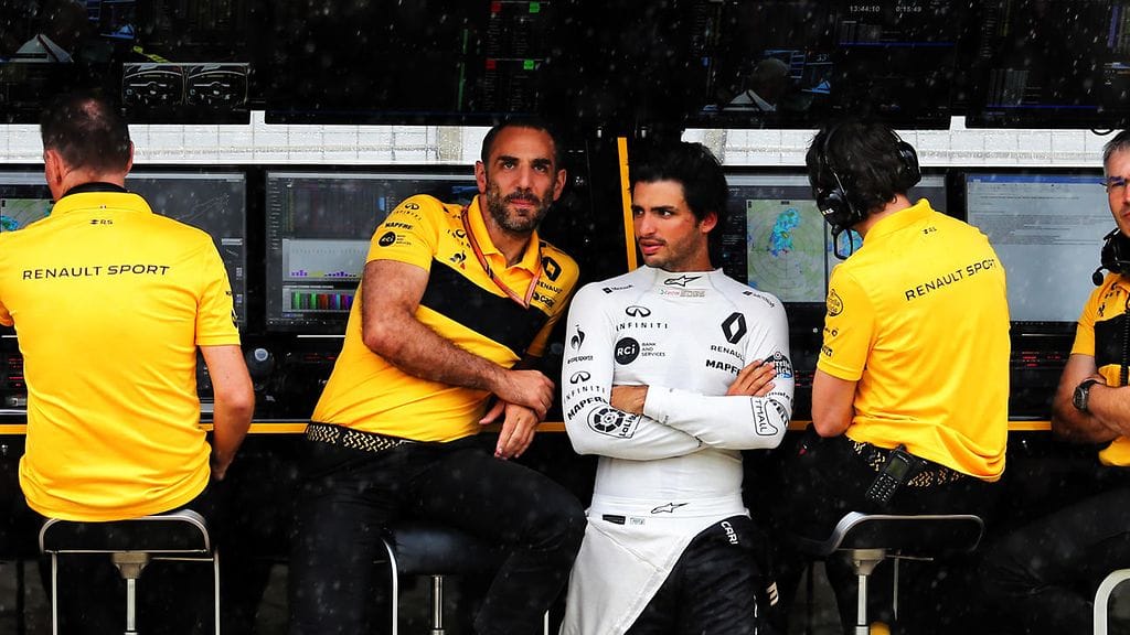 Cyril Abiteboul varautuu mahdollisuuteen, jossa Carlos Sainz jättää Renaultin jo tämän kauden jälkeen.