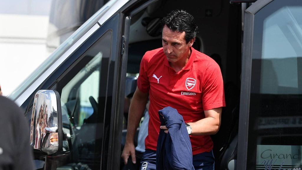 Unai Emery valmistautuu ensimmäiseen kauteensa Arsenalin peräsimessä.