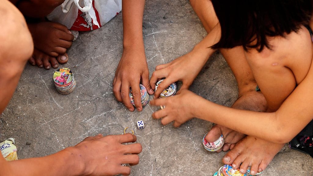 Japanissa aiotaan panostaan lastensuojeluun. Kuvituskuva.