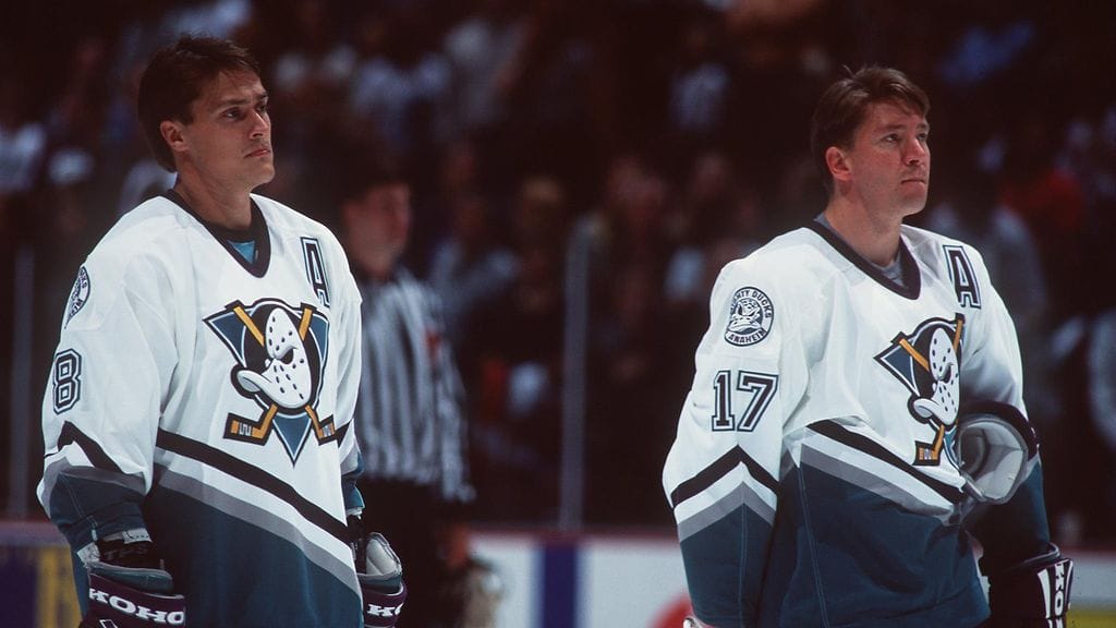 Teemu Selänne ja Jari Kurri Anaheim Mighty Ducksin paidassa.