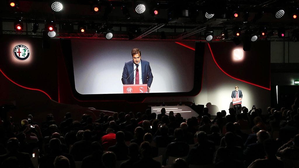 Sauberin hallituksen puheenjohtaja Pascal Picci vakuuttaa, ettei sveitsiläistalli siirry Alfa Romeon omistukseen.