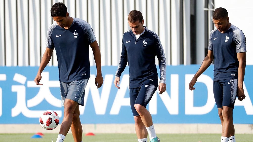 Raphael Varane, Antoine Griezmann ja Kylian Mbappe.