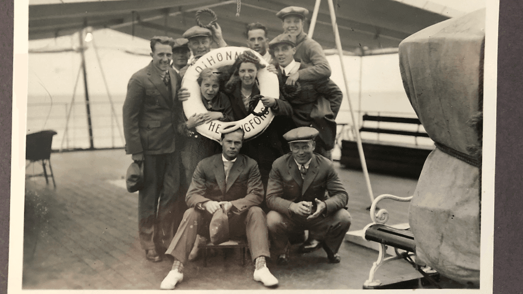 Paavo Nurmi hymyilee reso