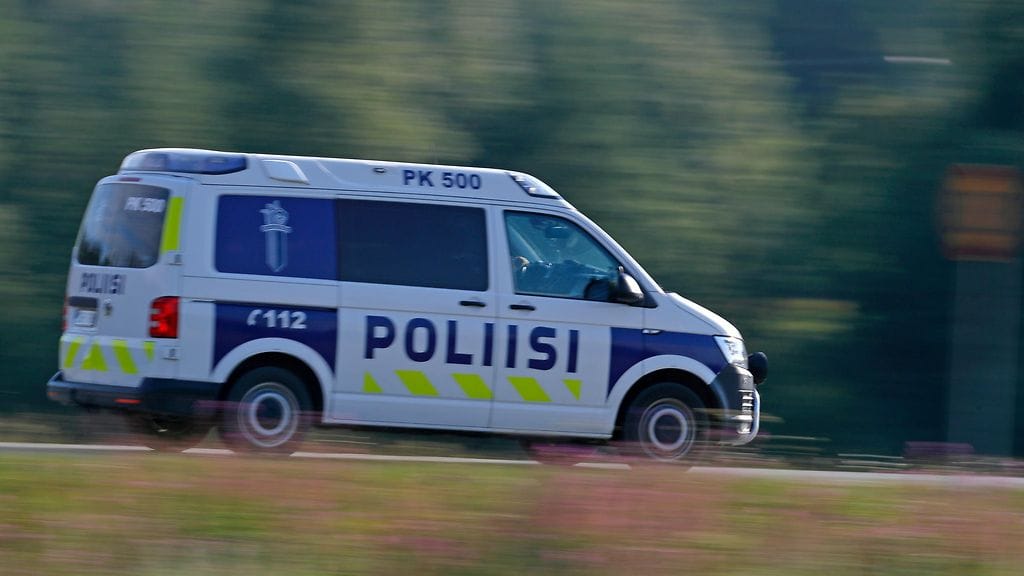 Poliisin saapuessa paikalle oli rattijuoppo jo ehditty pysäyttää. Kuvituskuva.